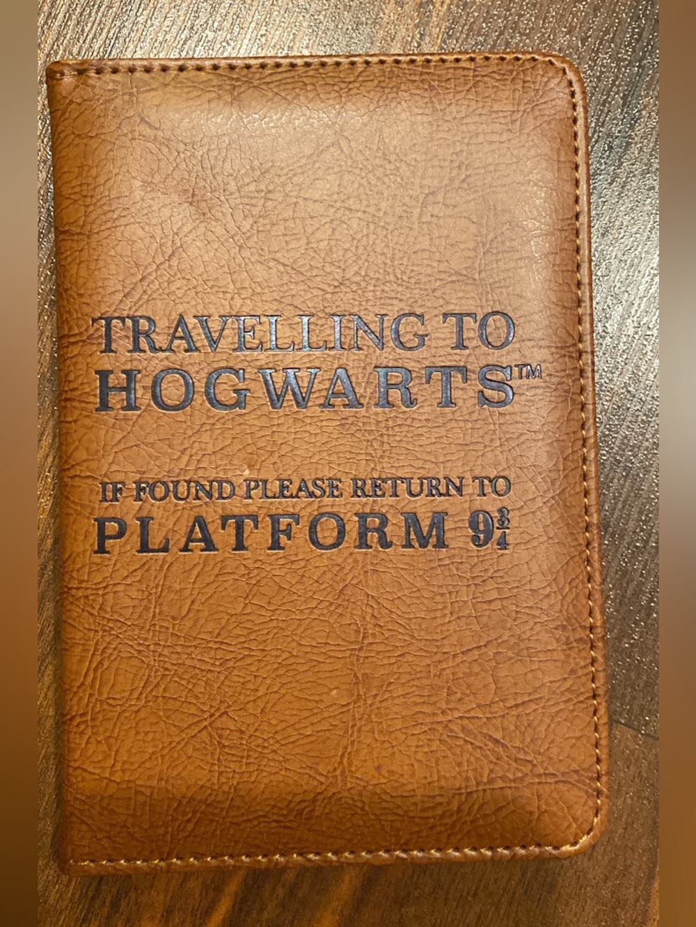 Harry Potter Wallet - Brown Hogwarts Crest - Picture 2 of 3